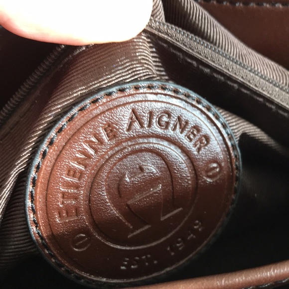 Etienne Aigner genuine leather crossbody bag - Picture 10 of 13